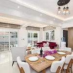 Βίλα Villa Central *