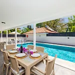 Villa Central Βίλα *